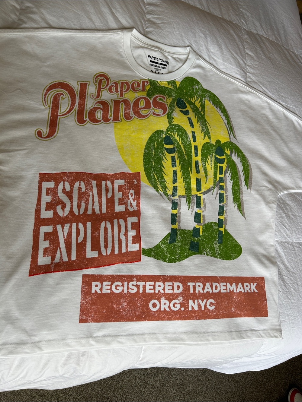 Paper Planes “Escape & Explore” Oversized Fit large Teeshirt